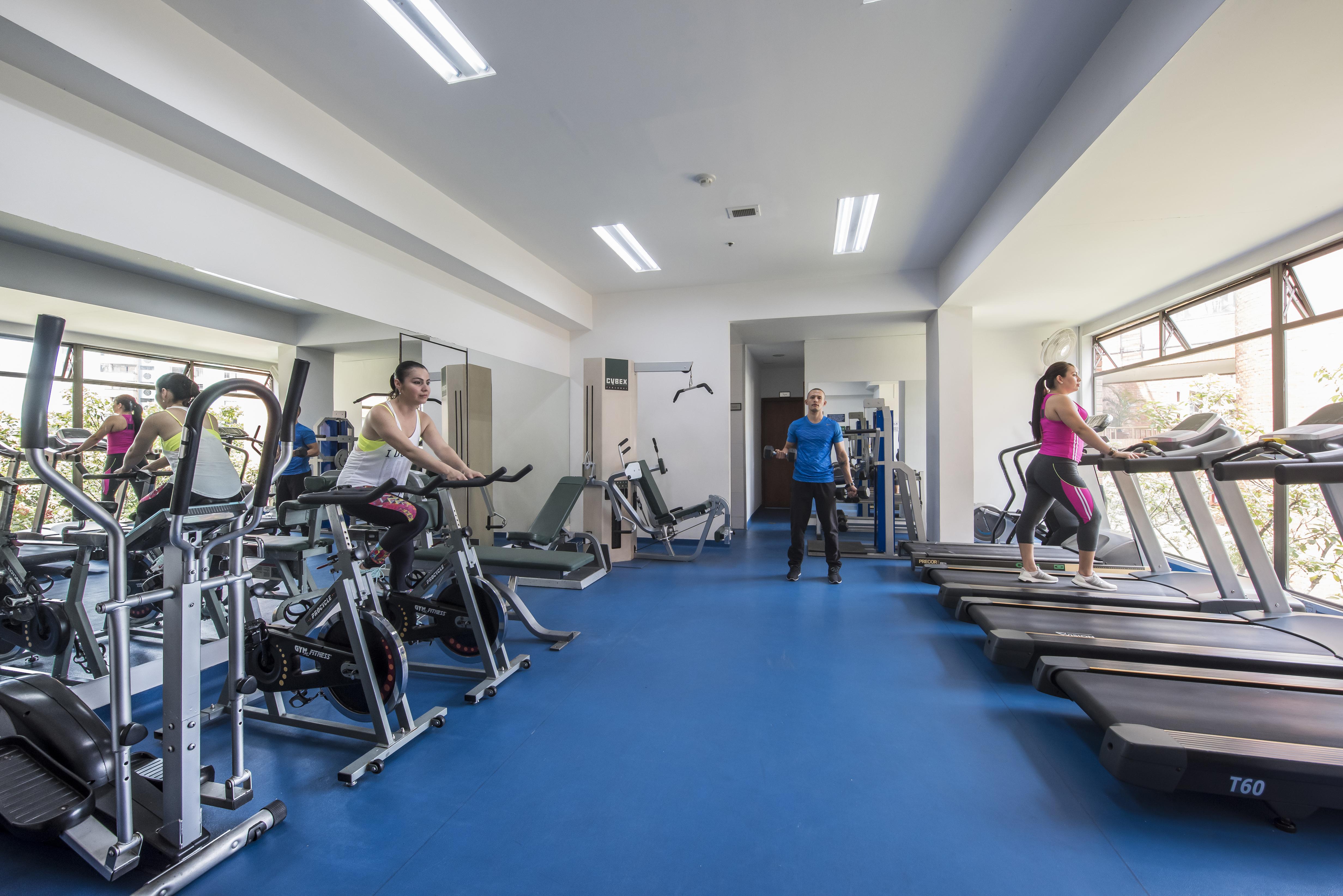 Hotel Dann Carlton Belfort Меделин Екстериор снимка The gym at the University of Nicosia