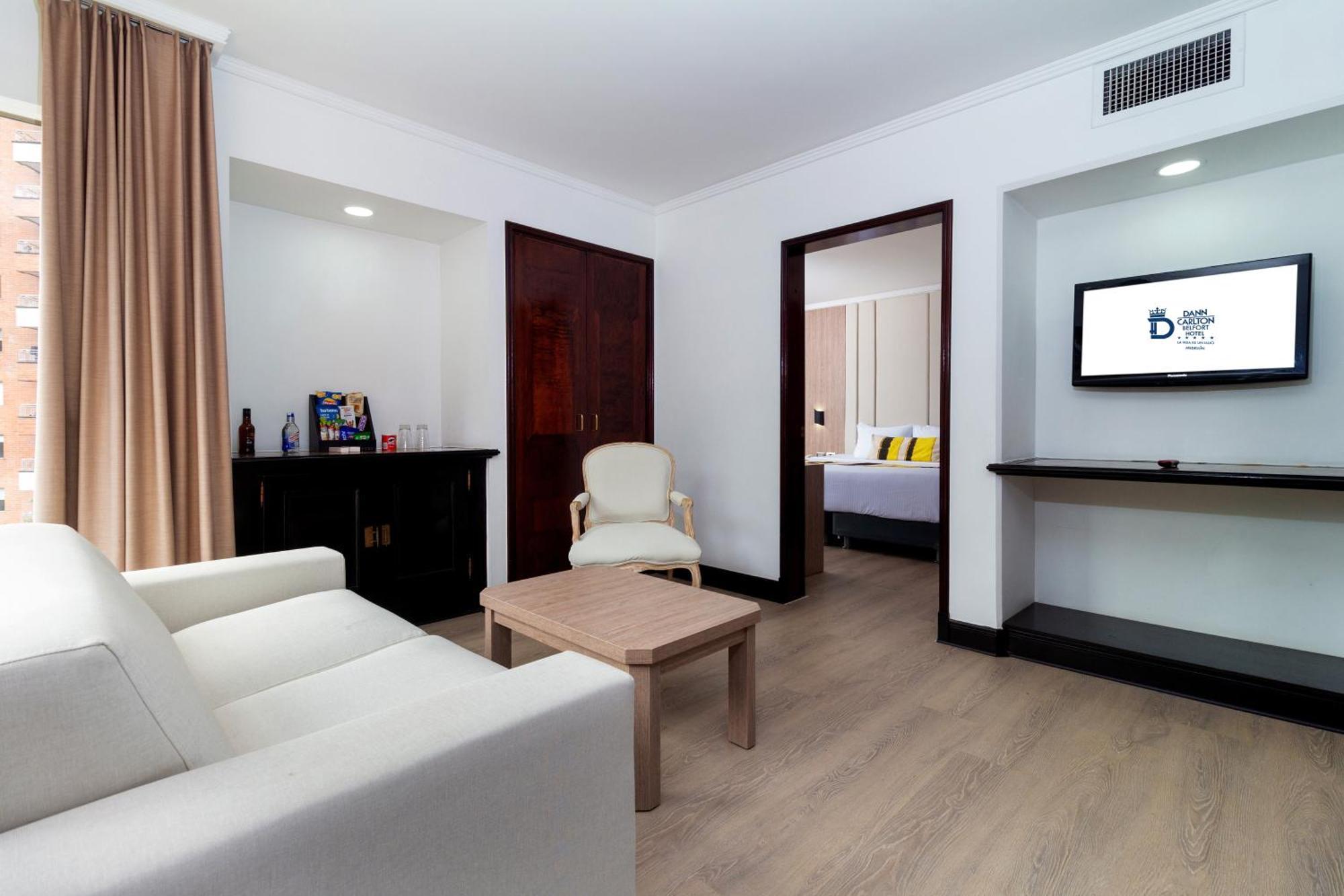 Hotel Dann Carlton Belfort Меделин Екстериор снимка Suite