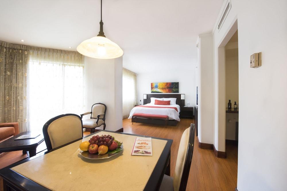 Hotel Dann Carlton Belfort Меделин Екстериор снимка A typical apartment