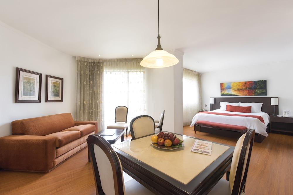 Hotel Dann Carlton Belfort Меделин Екстериор снимка Suite