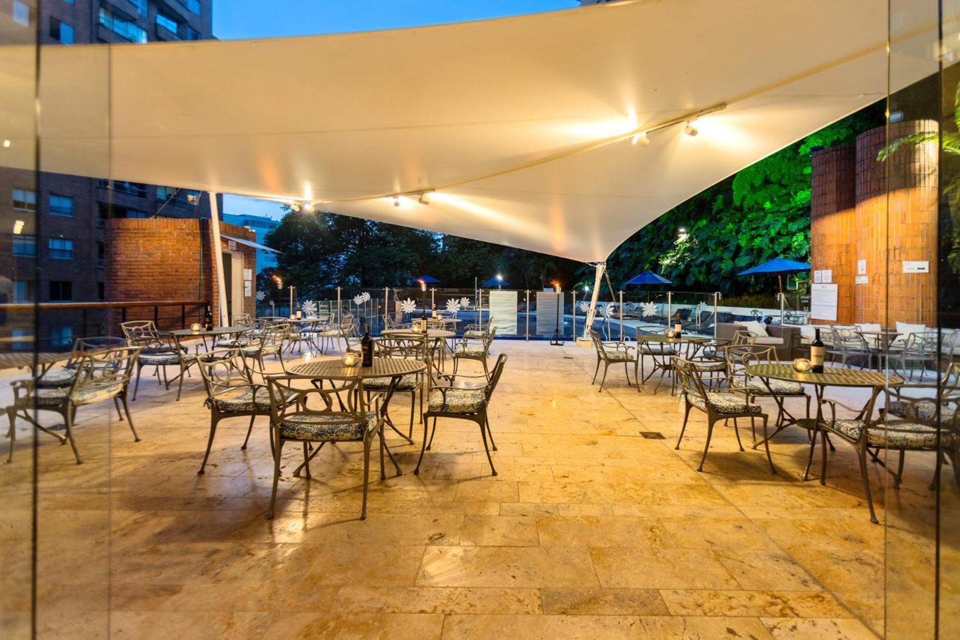 Hotel Dann Carlton Belfort Меделин Екстериор снимка The terrace